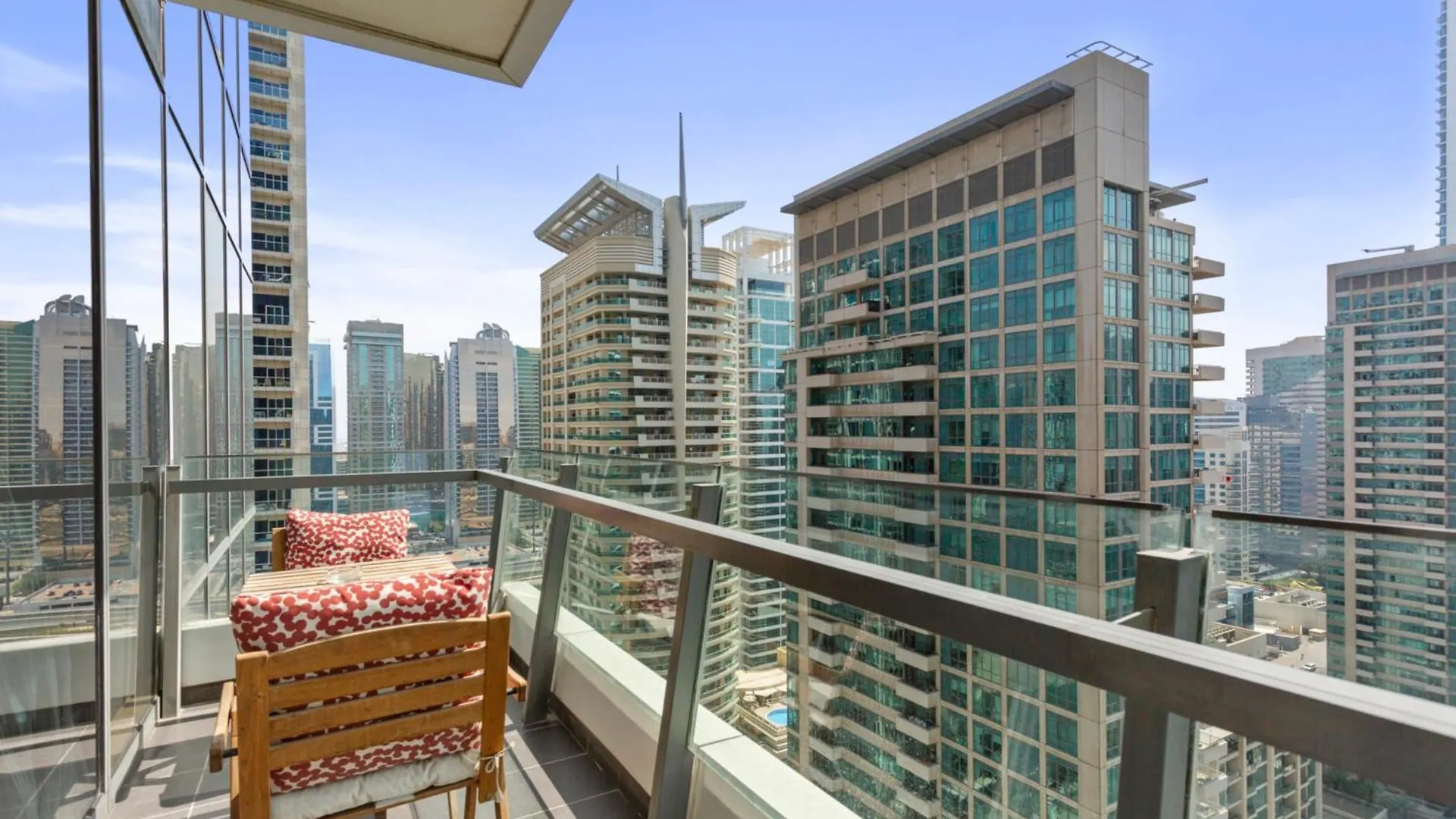 Classy 1 Bedroom Apartment With Marina View Dubai