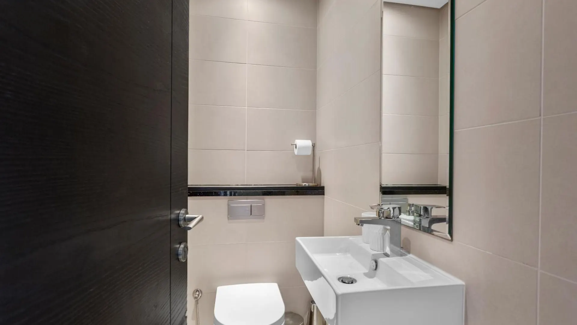 Classy 1 Bedroom Apartment With Marina View Dubai United Arab Emirates