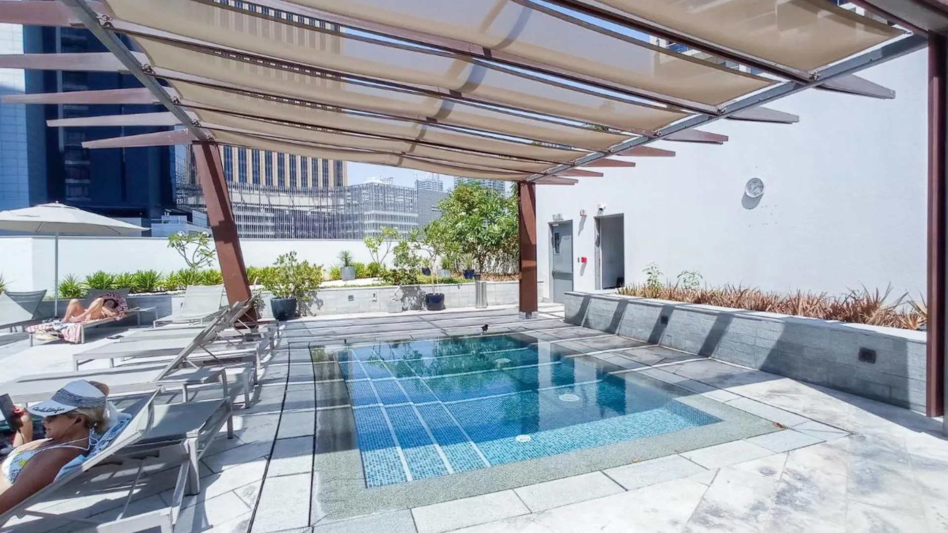 Classy 1 Bedroom Apartment With Marina View Dubai 0*,